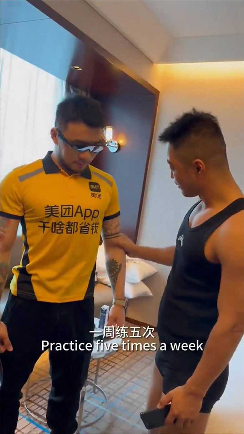 八哥色诱外卖小哥