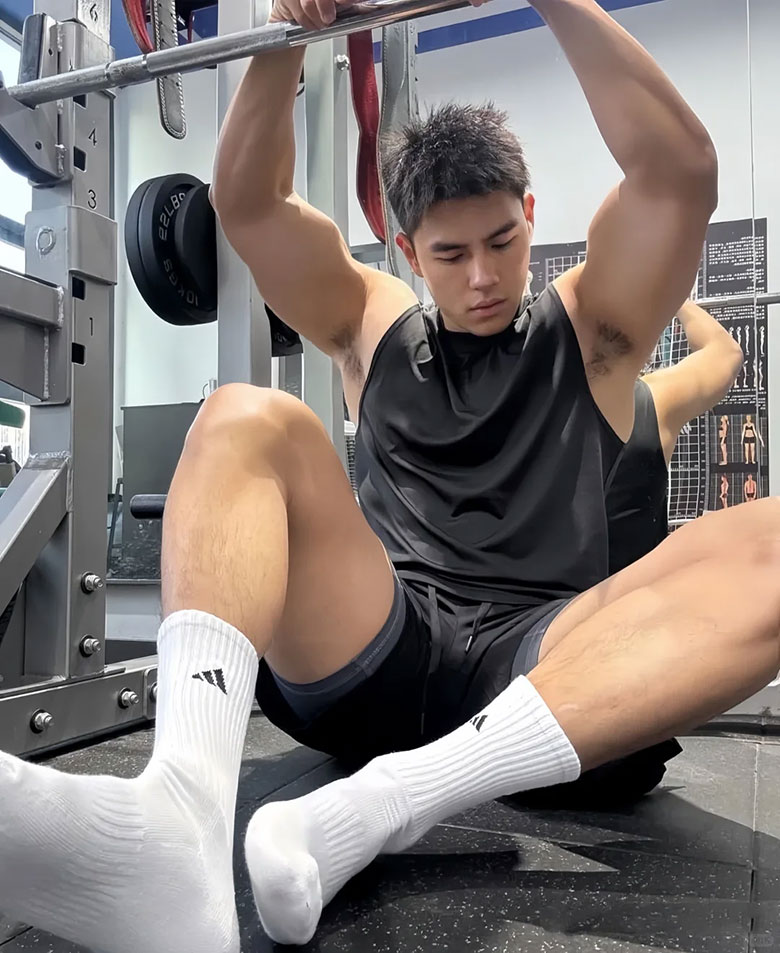 荷尔蒙满满的黑皮大脚男